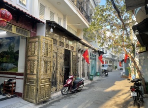 60M2, NHÀ ĐẸP FULL NỘI THẤT – LÔ GÓC 2 MẶT THOÁNG – HẺM XE HƠI THÔNG, XE HƠI NGỦ TRONG NHÀ