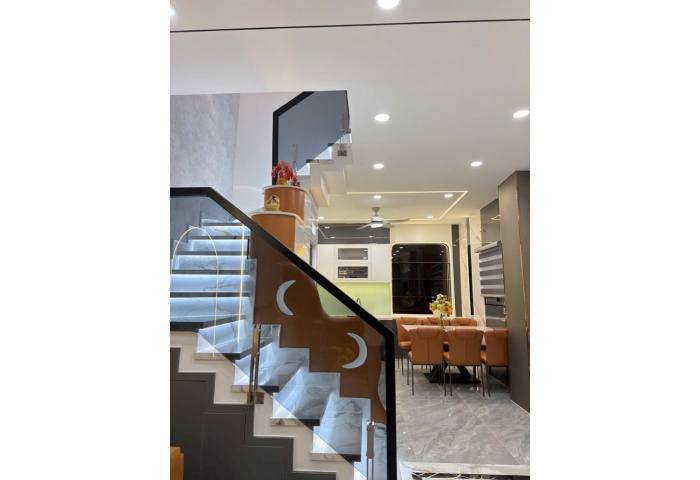 NHÀ ĐẸP GẦN CHỢ THẠCH ĐÀ -  FULL NỘI THẤT – LÔ GÓC 2 MẶT THOÁNG – XÁCH VALI VÀO Ở NGAY.