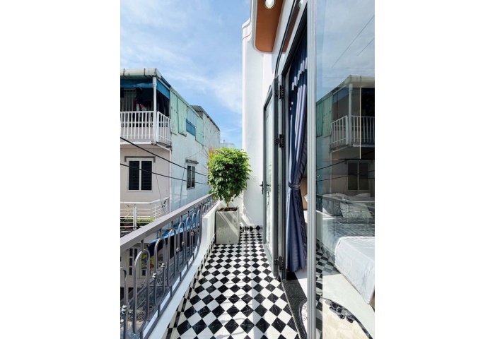 NHÀ ĐẸP GẦN CHỢ THẠCH ĐÀ -  FULL NỘI THẤT – LÔ GÓC 2 MẶT THOÁNG – XÁCH VALI VÀO Ở NGAY.